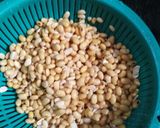 Foto langkah ke 1 dari resep Susu Kacang Kedelai.