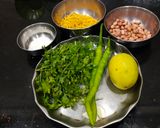 A picture of step 1 of Sandwich Chutney.