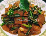 Foto langkah ke 5 dari resep Kikil Cabe Ijo Aroma Daun Jeruk.