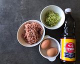 A picture of step 1 of Mince Pork Omelet.