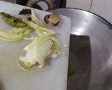 Foto langkah ke 2 dari resep Sup Jamur Tiram Daging Giling.