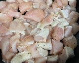 Foto del paso 3 de la receta: Pollo en crema con espinacas