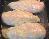 Foto del paso 3 de la receta: Pechugas de pollo jugosas, al horno
