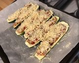 Une image de l'étape 4 de Courgettes farcies jambon tomates emmental et origan.
