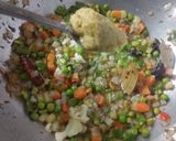 A picture of step 6 of Mix Veg Pulao.
