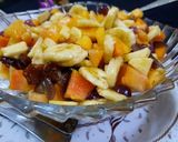 A picture of step 4 of Meetha fruits chaat.