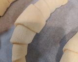 Sajtos-vajas kifli recept fázis 4 fotója