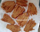 Foto langkah ke 5 dari resep Jamur Enoki Krispi.