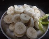 A picture of step 1 of Banana curry.