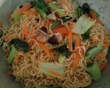 Hình bước làm 4 của món Mì xào chay