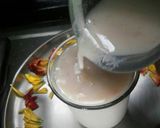 A picture of step 3 of Apple milk shake.