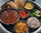 A picture of step 10 of Spicy misal pav.