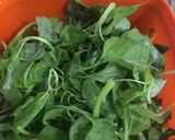 Foto langkah ke 1 dari resep Sayur bayam bening ala anak kos.