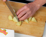 Foto del paso 2 de la receta: Ensalada de Patata, Manzana y Apio