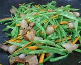 Hình bước làm 2 của món Đậu cô ve xào top mở