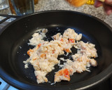 Foto del paso 2 de la receta: Tostas con carne de cangrejo