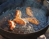 Foto del paso 7 de la receta: Empanadas carne cortada a cuchillo, fritas