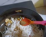 A picture of step 4 of Pumpkin Flowers Fried Rice.
