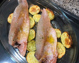 Foto del paso 2 de la receta: Lubina al horno con patatas panaderas