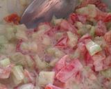 Une image de l'étape 2 de Raïta de concombre et tomate.