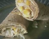 A picture of step 3 of Street style egg roll.