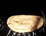 Foto del paso 4 de la receta: Torillazzeta (Tortilla con chicharrón norteña, rellena con cebolla y muzzarela)