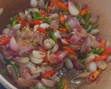 Foto langkah ke 3 dari resep (Sambal?) Tumis bawang merah cabai.