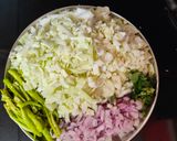 A picture of step 1 of Cabbage Curry.