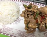 รูปขั้นตอนการทำที่ 5 ของ ข้าวกะเพราหมูชิ้น ไข่ดาว