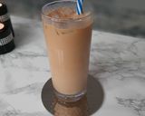 A picture of step 4 of Iced Caramel Latte.