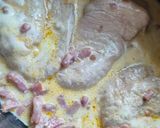 Une image de l'étape 1 de Escalopes de dinde à la crème et au cheddar en cocotte.