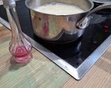 Une image de l'étape 2 de Panna cotta litchi rose.