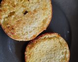 Foto del paso 2 de la receta: Sándwich🥯de cebolla🧅y tocineta🥞 caramelizada🥓con queso🧀en pan de almojábana🥯