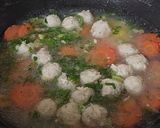 Foto langkah ke 6 dari resep Bakso Ayam Wortel (MPASI 1 tahun).