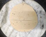 A picture of step 5 of Aloo matar Shingara.