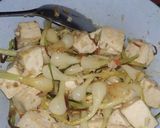 Foto langkah ke 3 dari resep Loiko/siung bawang tumis tahu pedas.