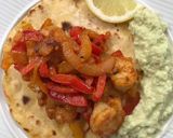Φωτογραφία βήματος 4 της συνταγής Fajitas με τορτίγια καλαμποκιού, γαρίδες και sauce αβοκάντο.(νηστίσιμο)