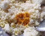 Foto langkah ke 3 dari resep Nasi Goreng Kunyit.