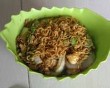 Foto langkah ke 5 dari resep Mie goreng sawi putih praktis.