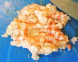 Foto del paso 2 de la receta: Piquillos rellenos de Bacalao y Gambas con crema de bogavante