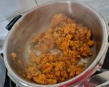 A picture of step 5 of Cauliflower peas and potato sabzi.
