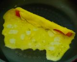 Foto langkah ke 3 dari resep Telur Gulung Crab Stick (Tamago).