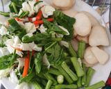 รูปขั้นตอนการทำที่ 2 ของ กะเพราไก่ เล่อผิง