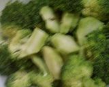 Foto langkah ke 1 dari resep Tumis brokoli simple.
