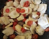 Foto del passaggio 3 della ricetta Topinambur in insalata con pomodorini e acciughe