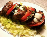 Foto del paso 15 de la receta: Hamburguesas de solomillo de ternera, con tomates, berenjenas y vinagreta de albahaca