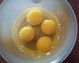 Foto langkah ke 1 dari resep Roll Egg aka Dadar telur gulung.