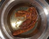 Foto langkah ke 1 dari resep Sirup Kunyit Asam Gula Jawa.