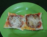 Foto langkah ke 5 dari resep Pizza mini saus spaghetti Praktis, Ekonomis,Enaaakkk 😍.