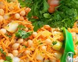 A picture of step 4 of Chick peas salad.